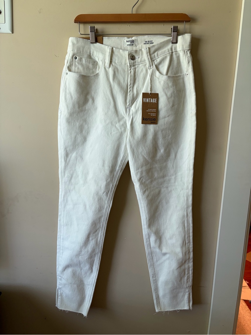 Kensie The Kelsey High-Rise Skinny Jeans in White